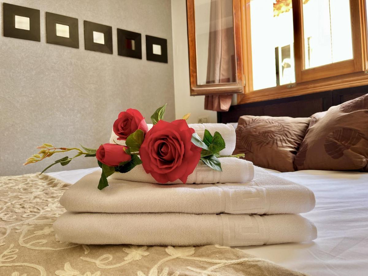 Hostal Nomadas By Gloove Вильяльба-де-ла-Сьерра Экстерьер фото